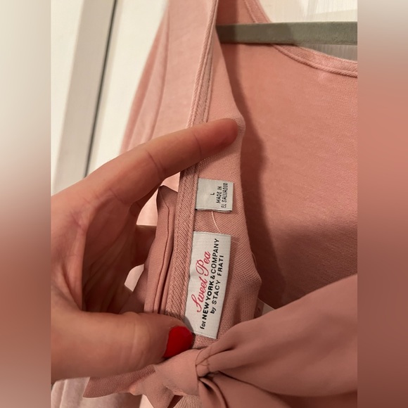 NWT New York & Company Pink Dress Shirt/Blouse w/ Bows! Perf for Valentines Day! - Picture 7 of 9